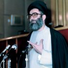 تضاد رهبری علی خامنه‌ای با قانون اساسی جمهوری اسلامی
