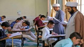 دولت رئیسی و عزل و تنبیه ۲۰ هزار معلم در مسیر خالص‌سازی!