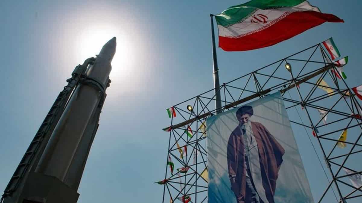 سپاه پاسداران برای ساختن بمب اتمی زمینهسازی میکند؟