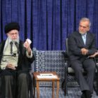 چشمانداز تاریک برای درآمد دولت پزشکیان بعد از نفی مذاکره توسط خامنهای